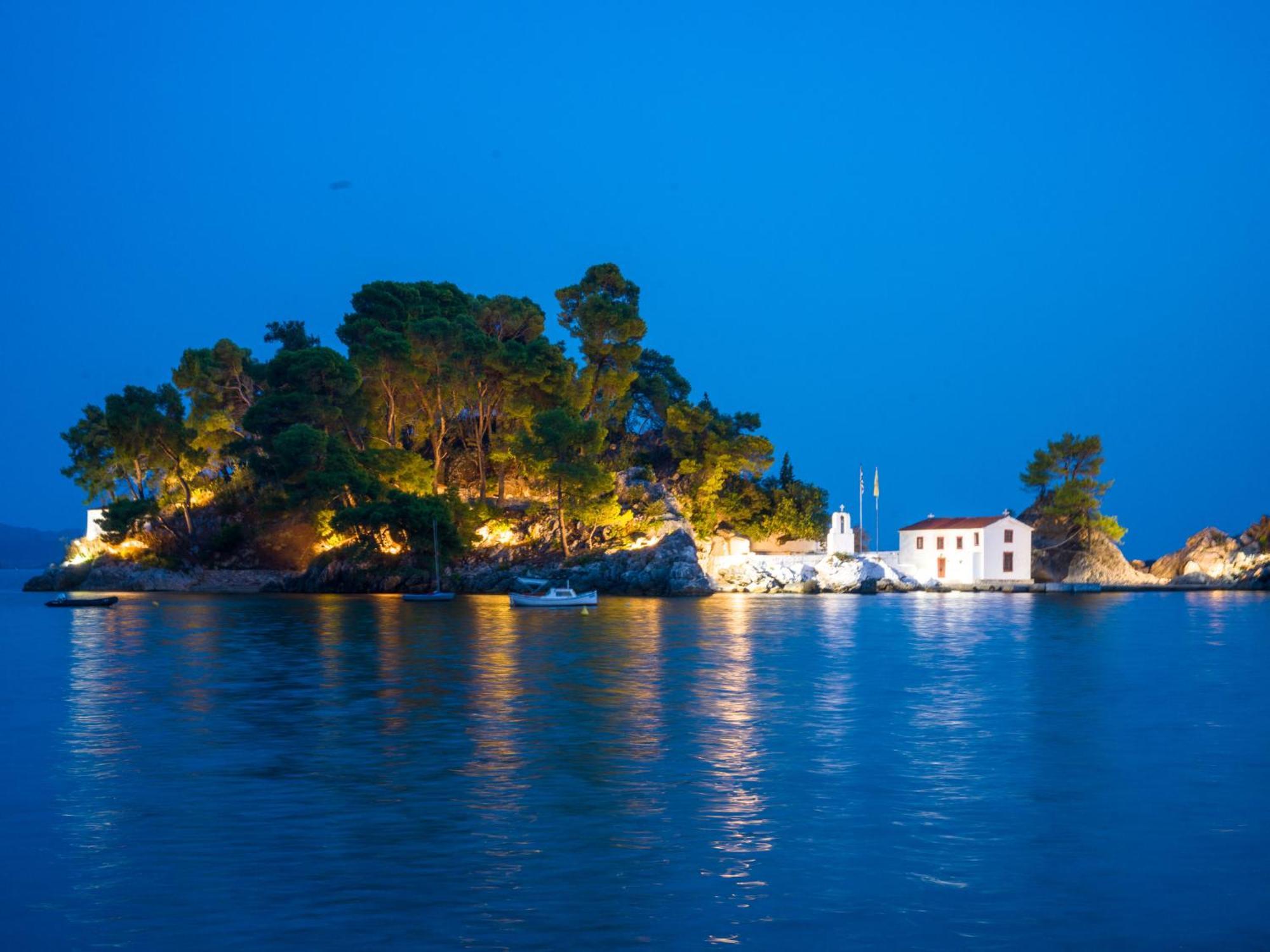 Dracos Hotel Parga Exterior photo