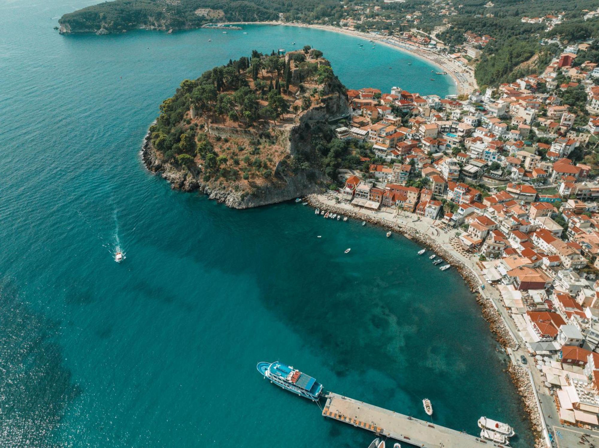 Dracos Hotel Parga Exterior photo