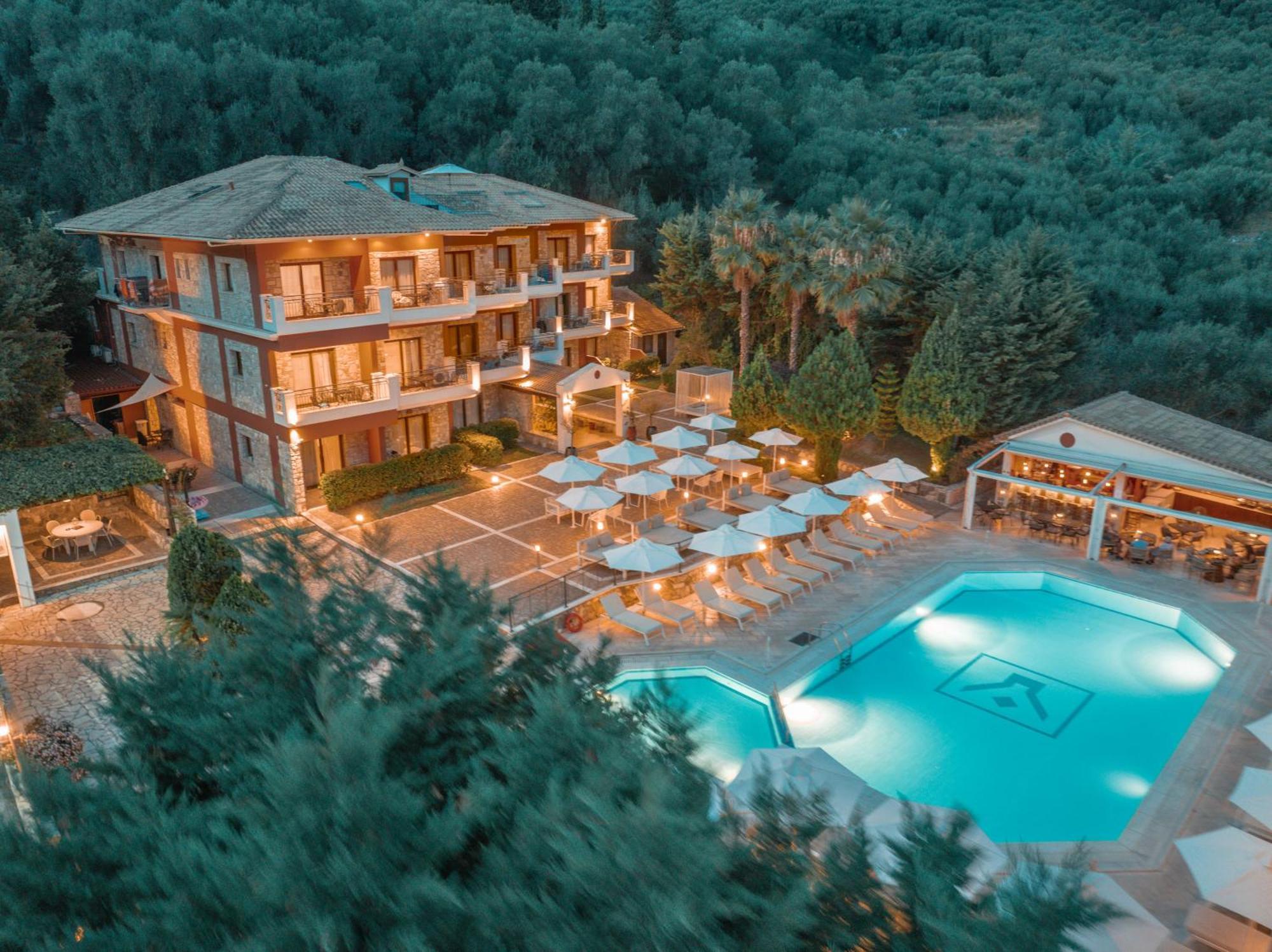 Dracos Hotel Parga Exterior photo