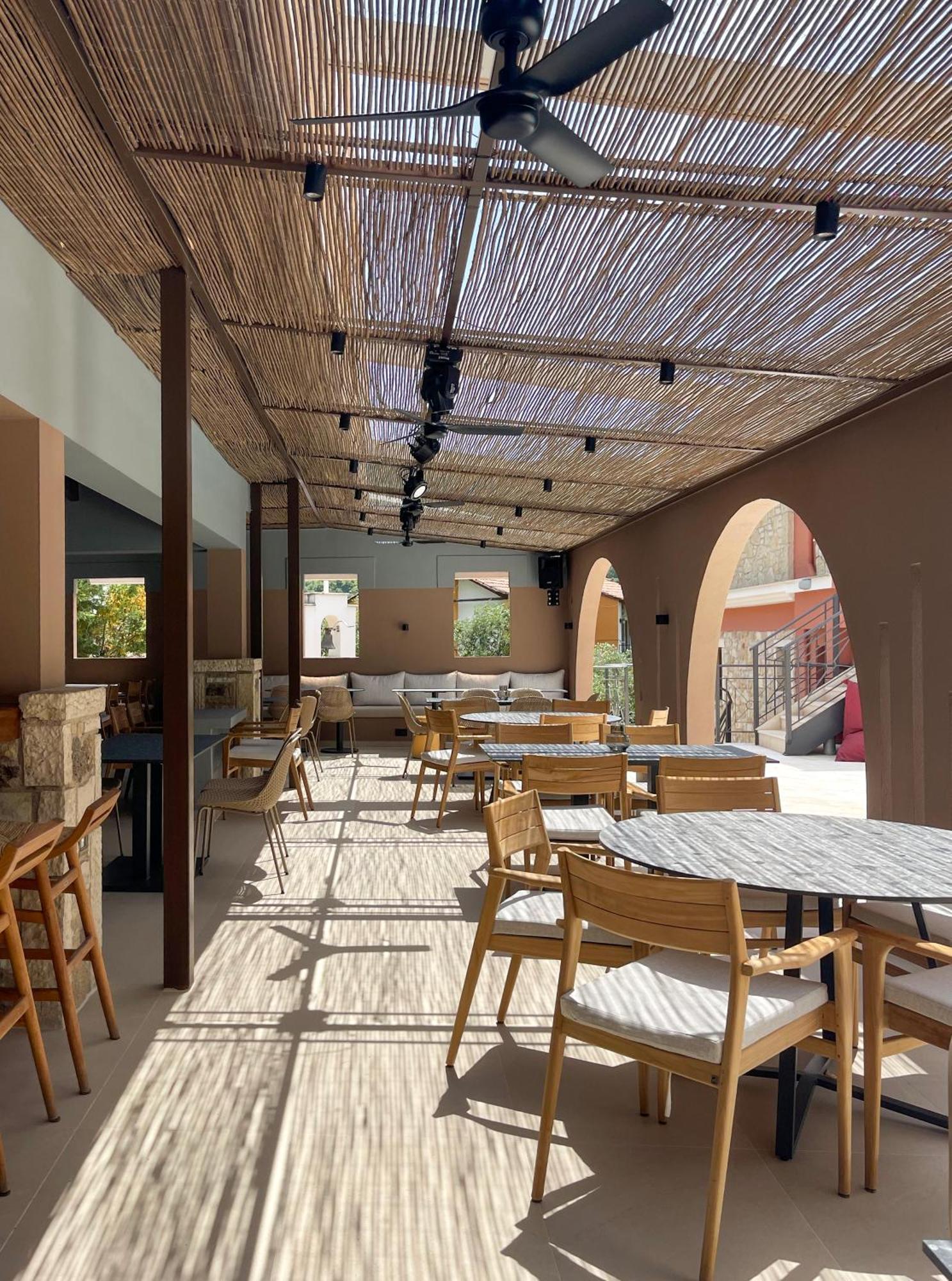 Dracos Hotel Parga Exterior photo